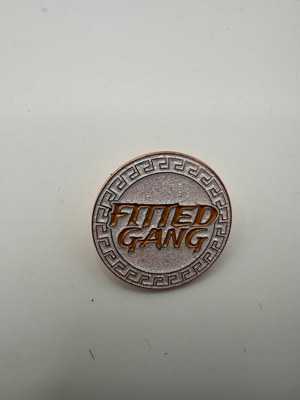 Fitted Gang White/Tan Hat Pin