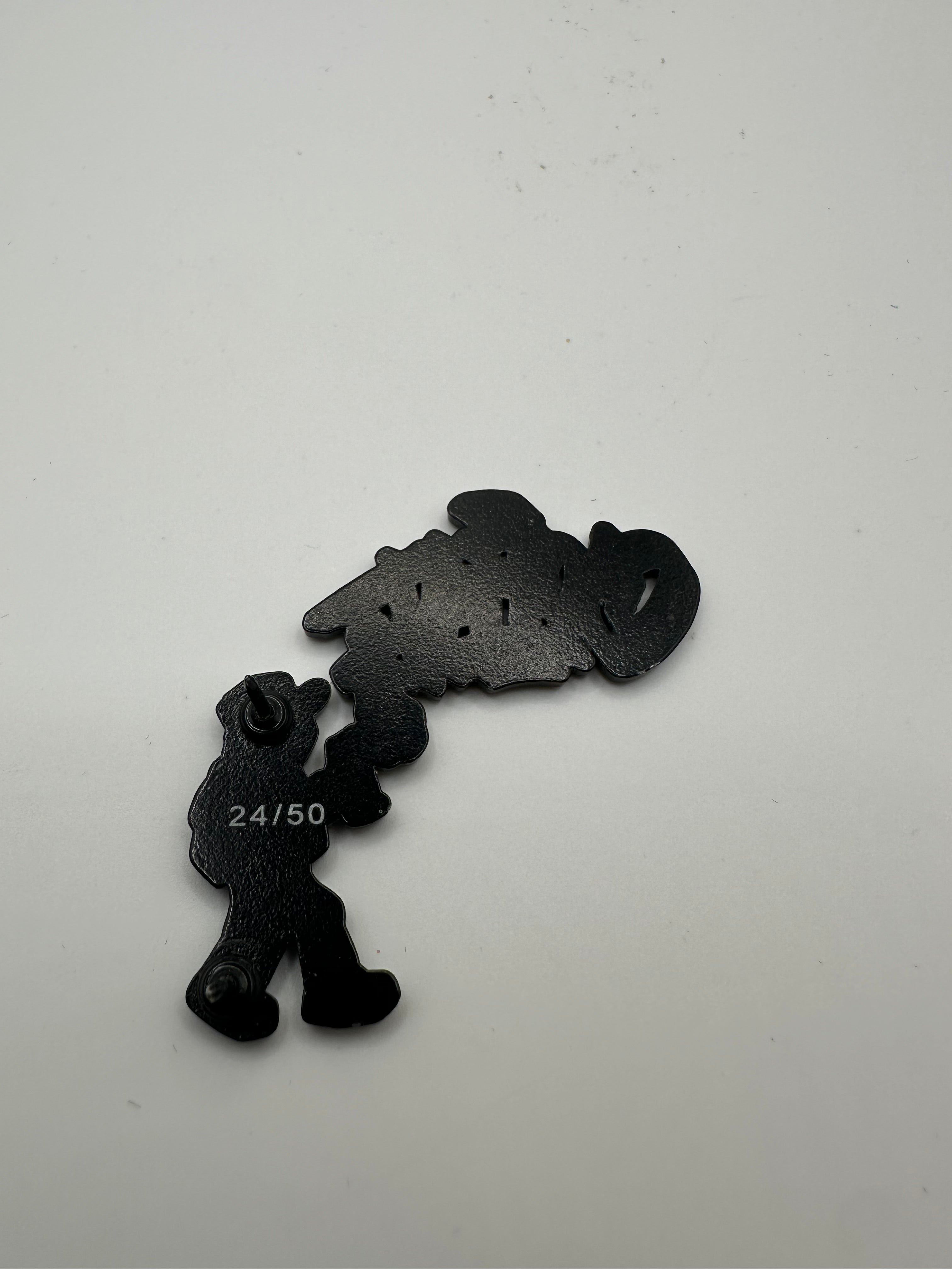 Corat Graffiti Spray Yellow Hat Pin