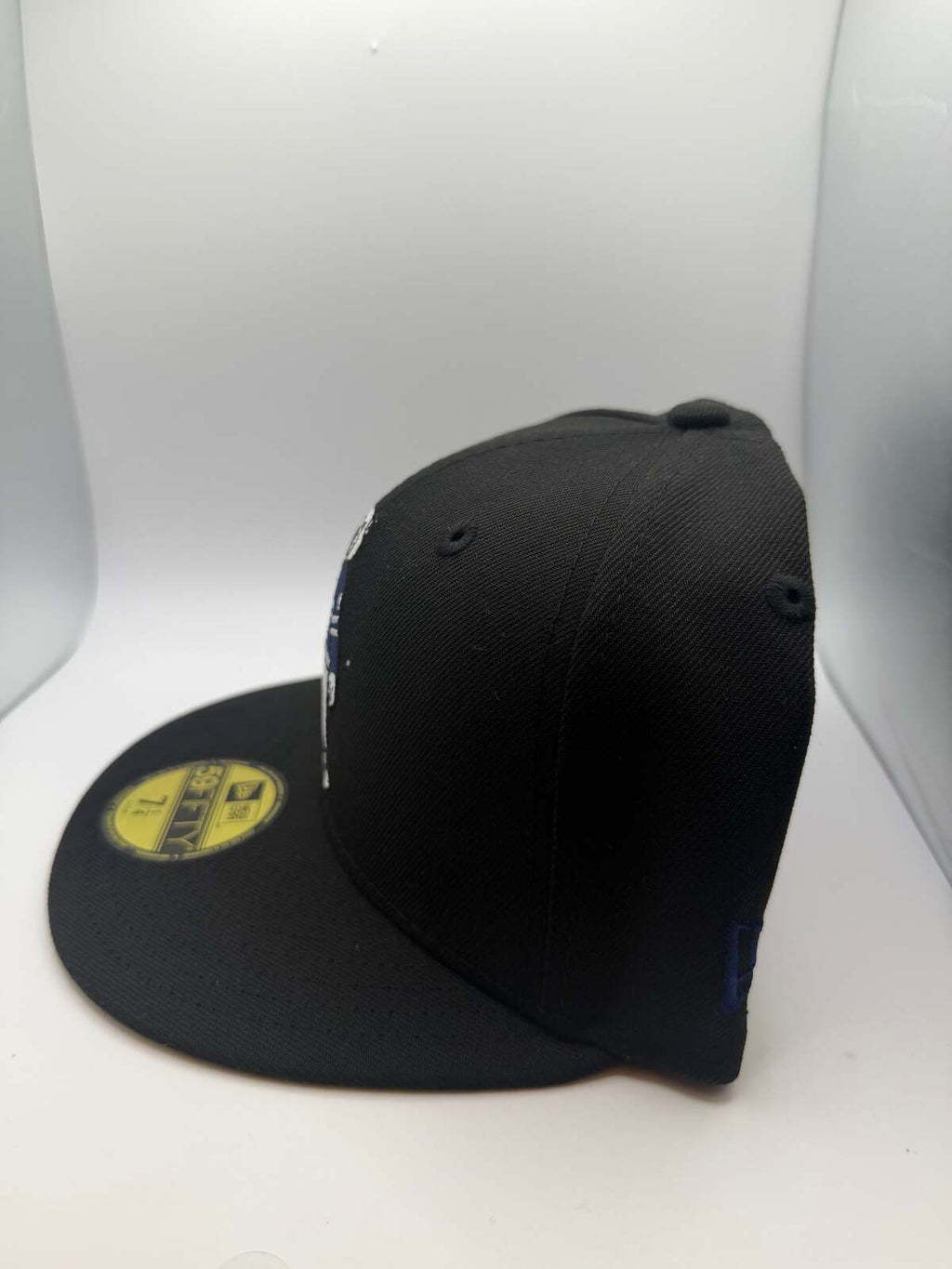 Toronto Maple Leaf's NHL New Era 59Fifty Fitted Hat - Size 7 1/4