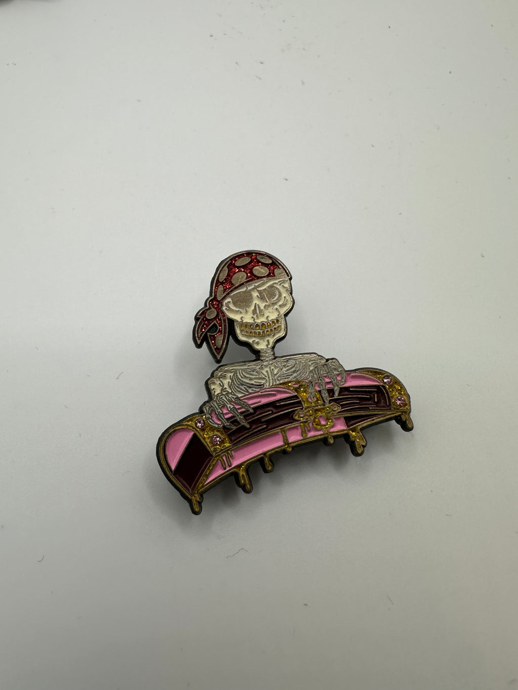 @724heatcheck "Pirate Chest" Red/Pink/White Hat Pin
