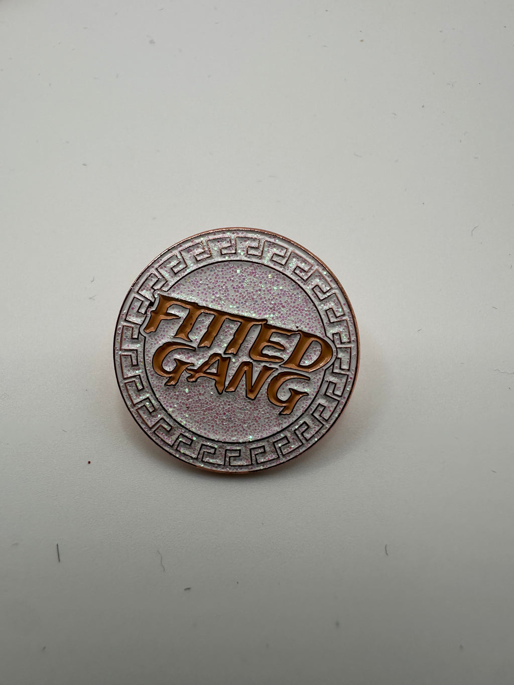 Fitted Gang White/Tan Hat Pin