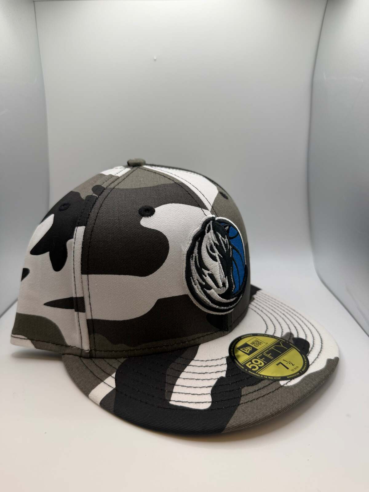 Dallas Mavericks New Era 59Fifty Fitted Hat - Size 7 1/2