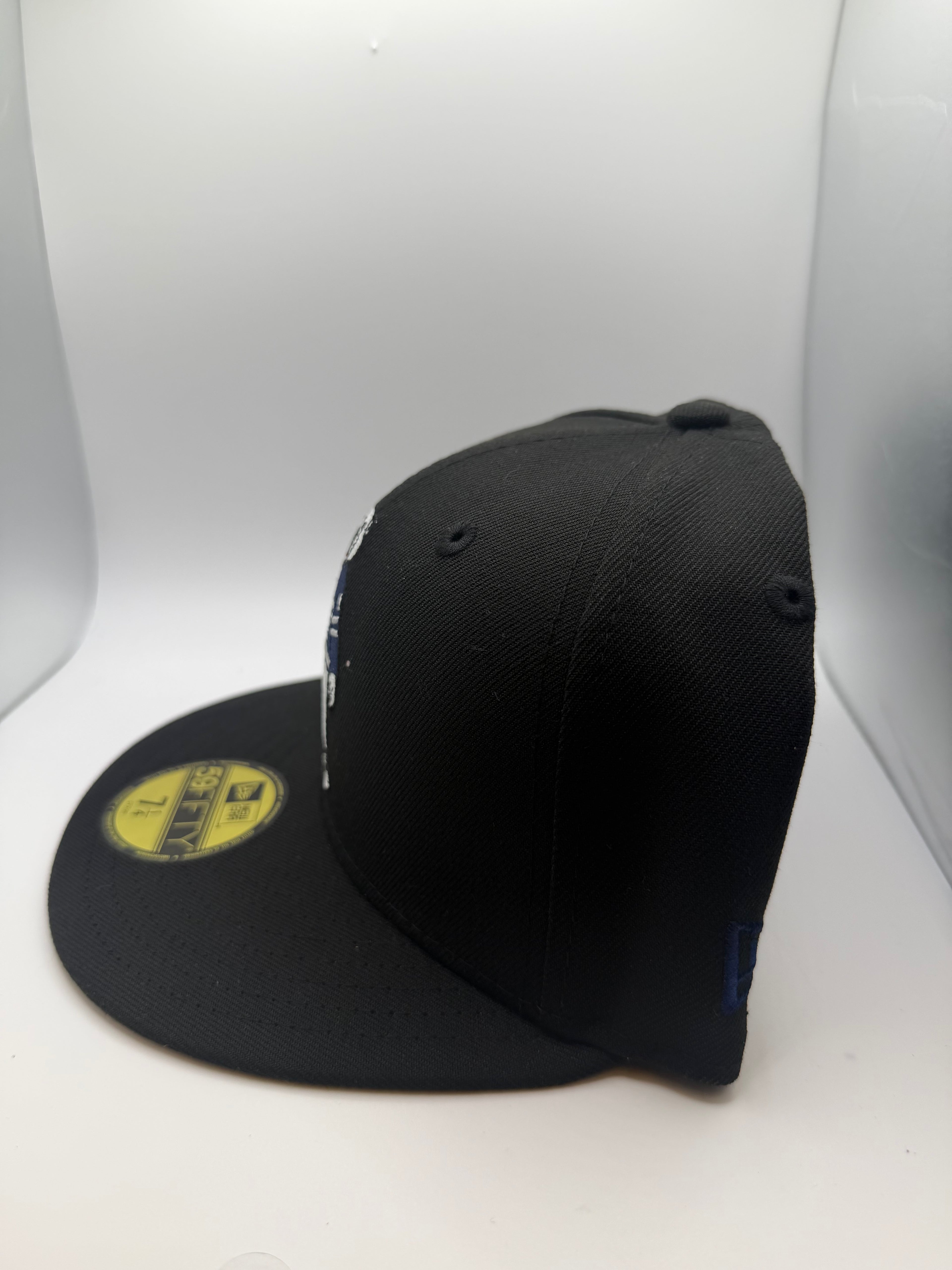 Toronto Maple Leaf's NHL New Era 59Fifty Fitted Hat - Size 7 1/4