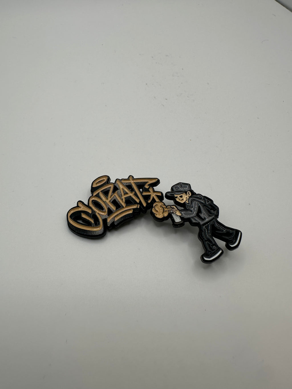 Corat Graffiti Spray Yellow Hat Pin